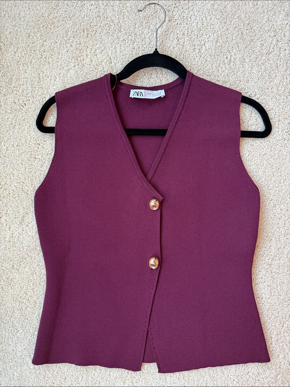 Never worn Zara Plum Sleeveless Knit Button Vest